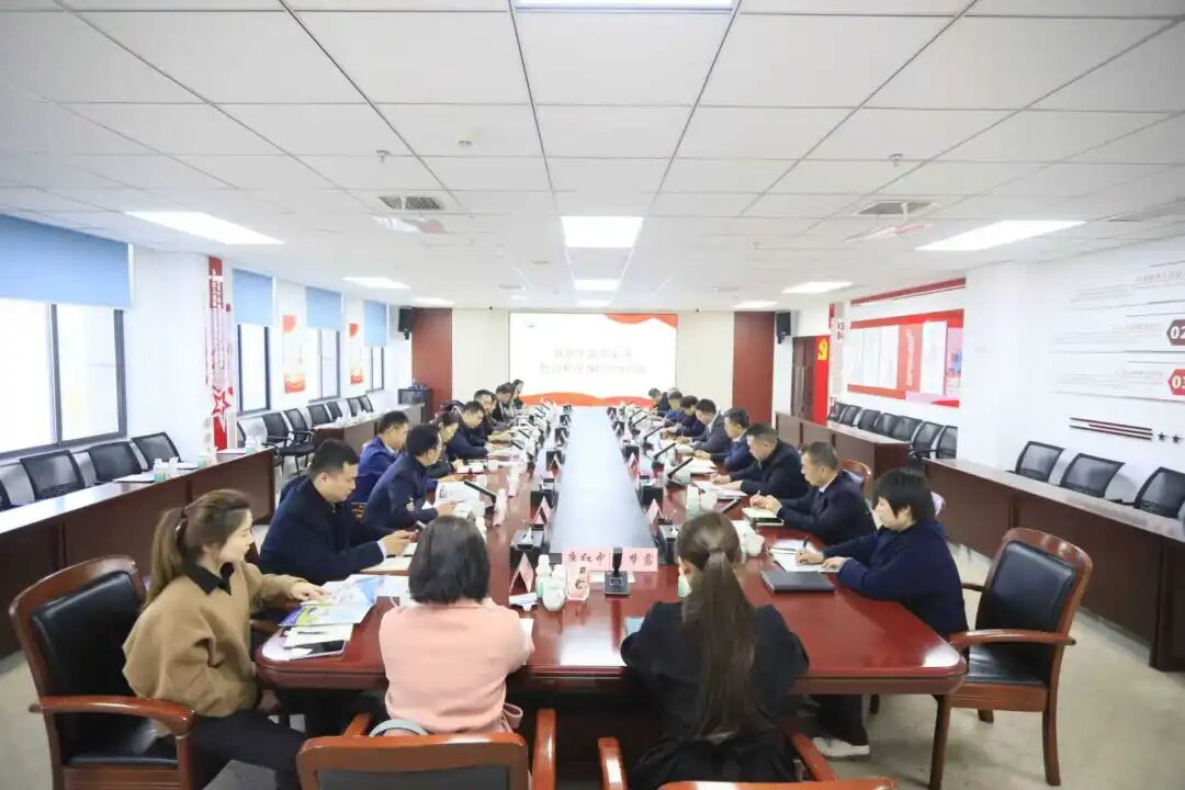 深入产业交流 增强发展互动——多领域企业家代表到访河南花花牛乳业集团