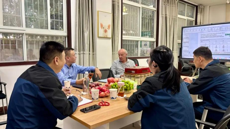 河南海创牧业有限公司召开季度产品研发专题研讨会